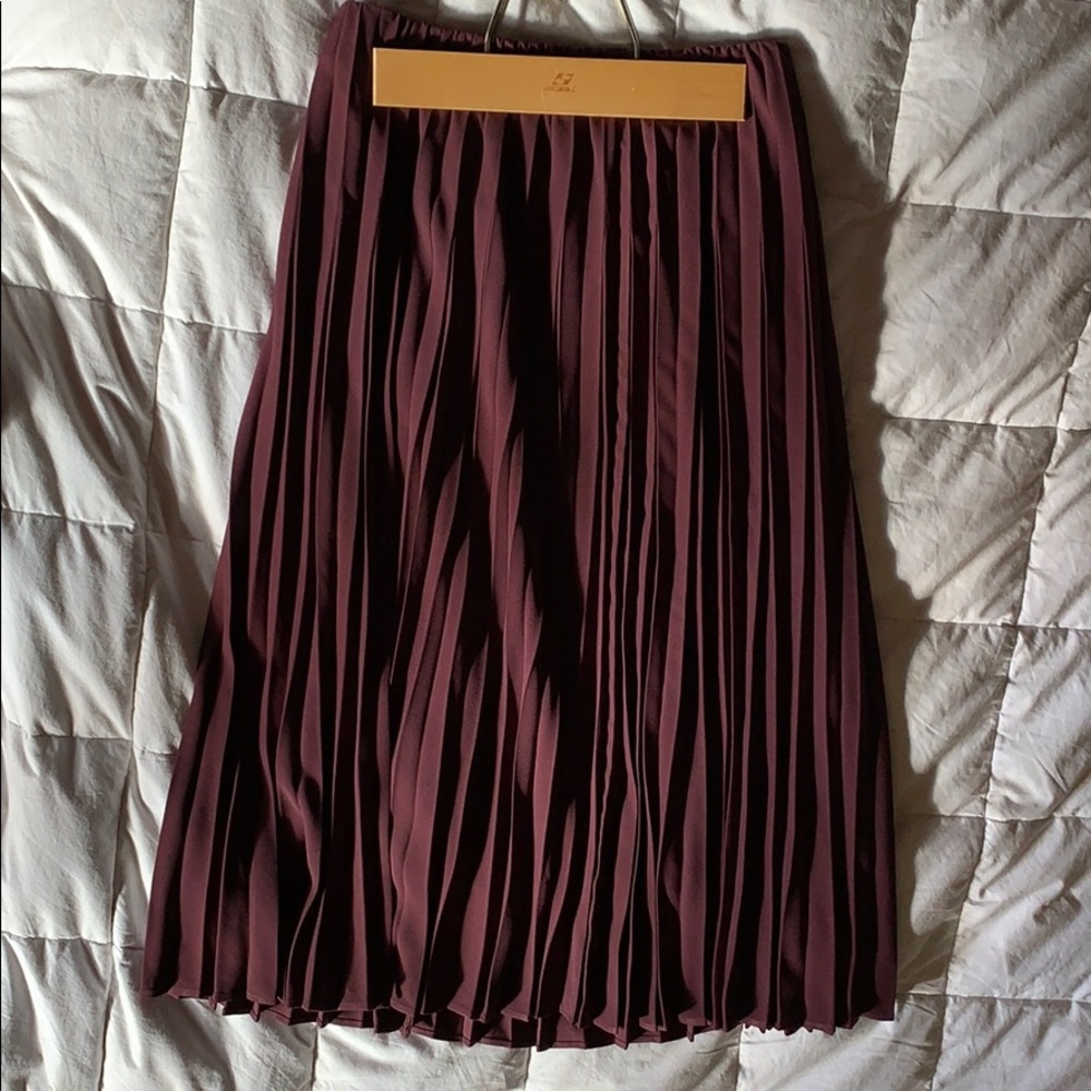 NWOT Midi Skirt